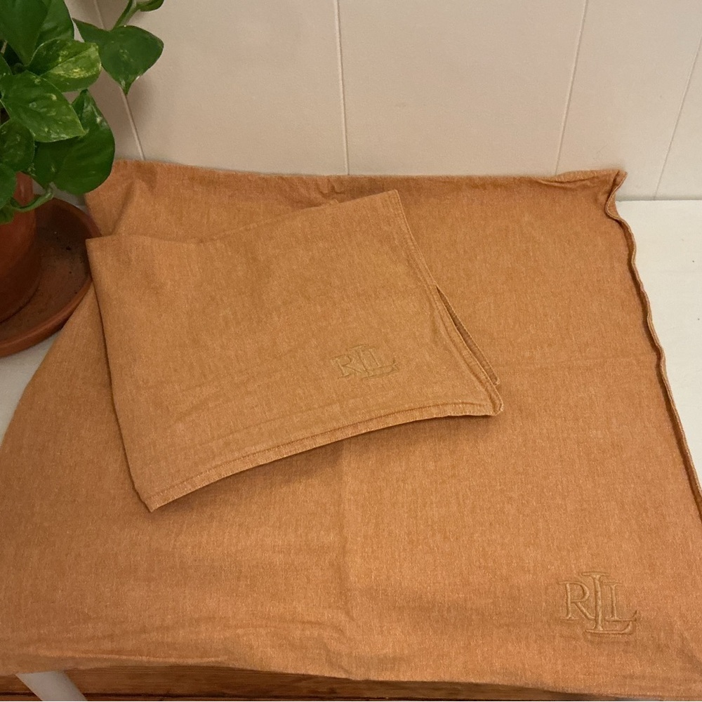 NWOT Pair of Ralph Lauren Accent Pillows